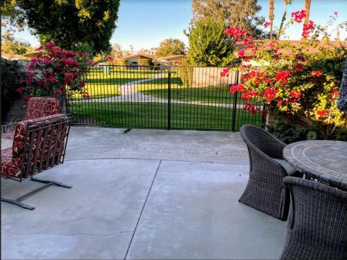 Top Rated 5 Star Getaway Bbq Pool Spa 2br