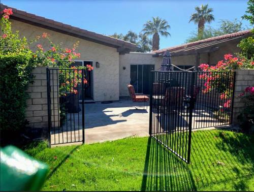 Top Rated 5 Star Getaway Bbq Pool Spa 2br