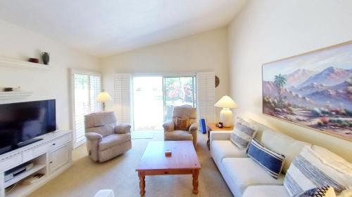 Top Rated 5 Star Getaway Bbq Pool Spa 2br