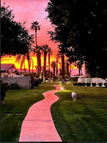Top Rated 5 Star Getaway Bbq Pool Spa 2br