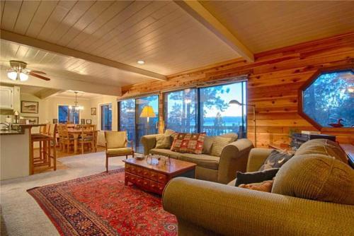 Lake View Cottage (home)