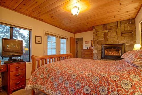 Lake View Cottage (home)
