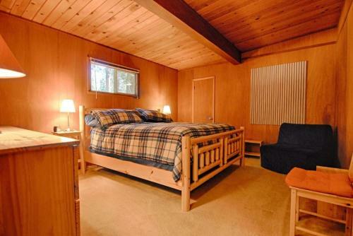 Cabin On Coon Street (cabin)
