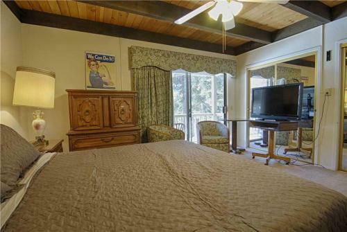 Vidor Village II (condo)