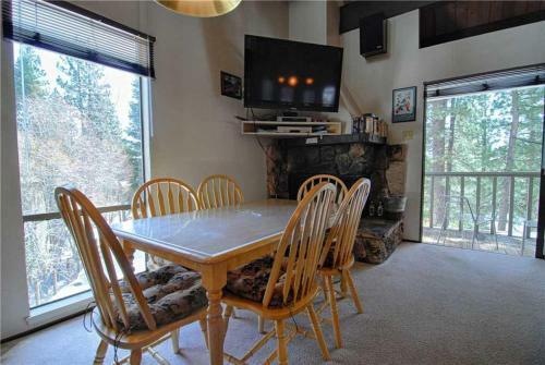 Vidor Village II (condo)