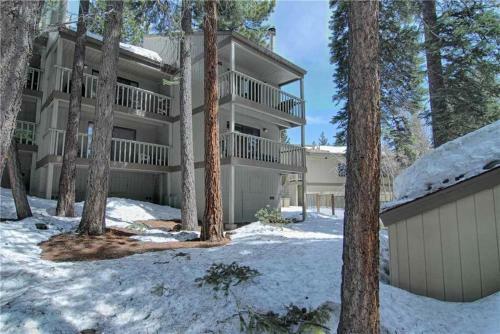 Vidor Village II (condo)