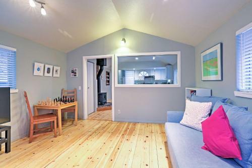 Bright Kings Beach Home With Deck Walk To Lakefront