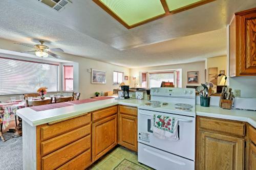Kernville Home In Great Location With Views And Patio!