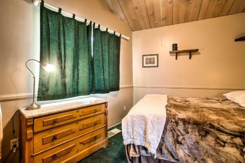 Kern River Home With Balcony, Fire Pit And Mtn Views!