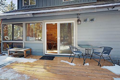 All-season Getaway - Serene Backyard With Hot Tub! Home