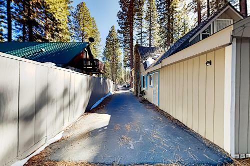 Exceptional Vacation Home In Kings Beach Cabin