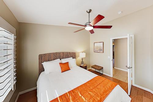 Lavish Home With Pool, Hot Tub, Game Room Home