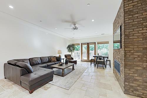 New Listing! La Quinta New-build With Mountain Views Home