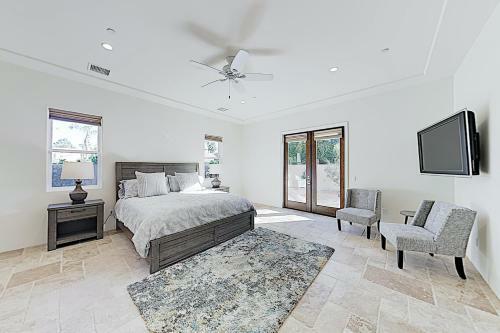 New Listing! La Quinta New-build With Mountain Views Home