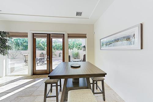 New Listing! La Quinta New-build With Mountain Views Home