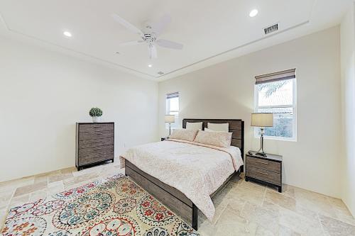 New Listing! La Quinta New-build With Mountain Views Home