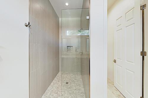 New Listing! La Quinta New-build With Mountain Views Home