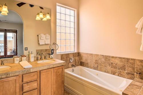 Lavish Escape With Pool 1 Mi To Old Town La Quinta!