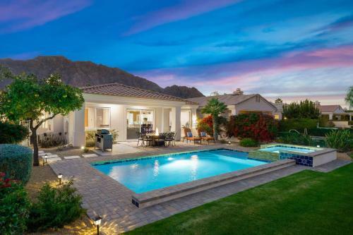 Desert Oasis 5 Star Private Pool-spa-bbq And More