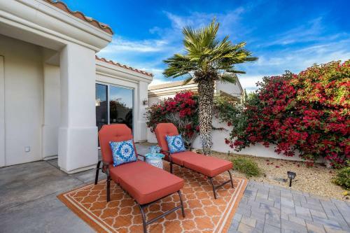 Desert Oasis 5 Star Private Pool-spa-bbq And More