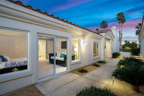 Desert Oasis 5 Star Private Pool-spa-bbq And More