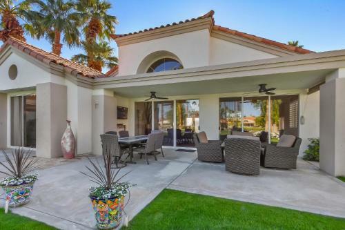 Desert Sanctuary 5 Star Private Pool-spa-bbq More