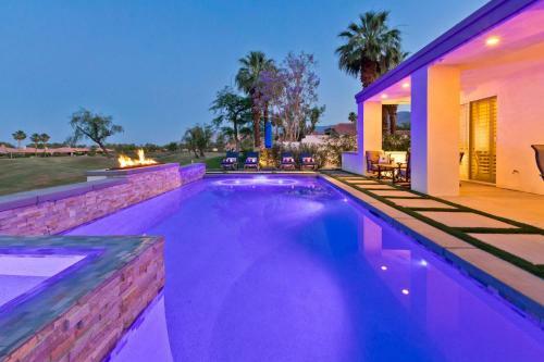 Rare Find-5 Star Rated-stunning Views-pool-spa