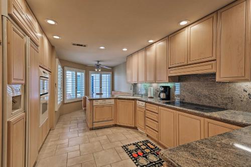 La Quinta Resort Escape With Golf Course Views!