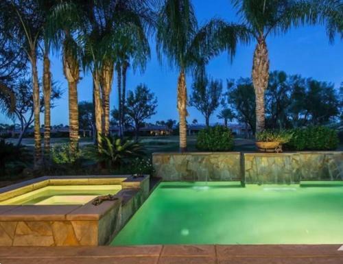1 Rated Luxury Estate-pool Oasis 3br