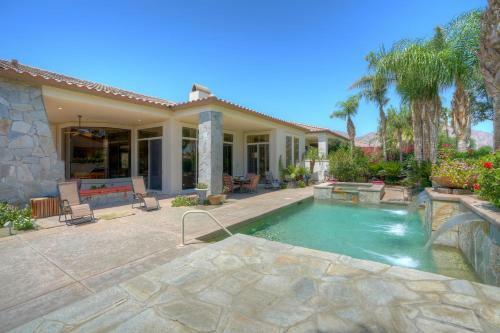 1 Rated Luxury Estate-pool Oasis 3br