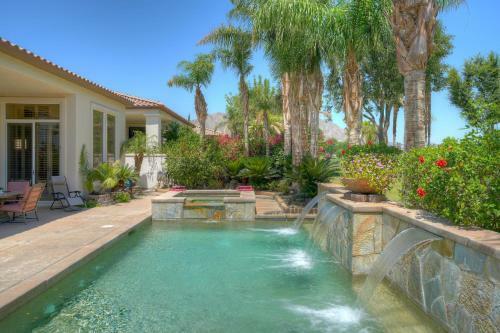 1 Rated Luxury Estate-pool Oasis 3br