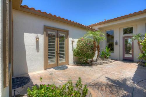 1 Rated Luxury Estate-pool Oasis 3br