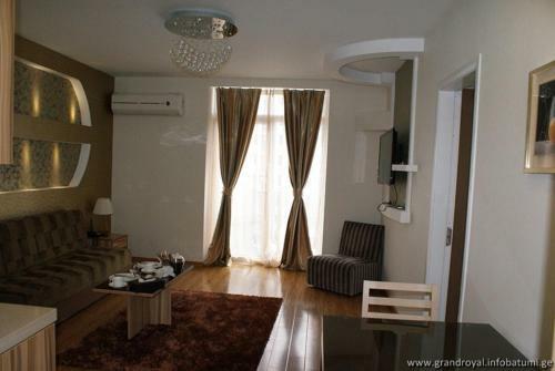 Grand Royal Hotel