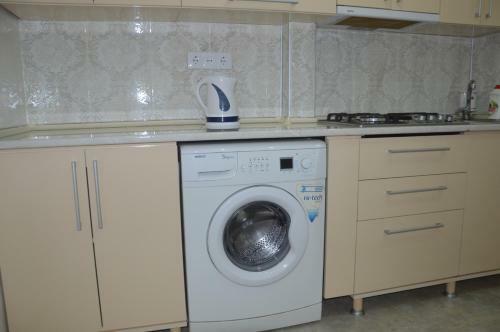 Irakli's Apartment With Sea View