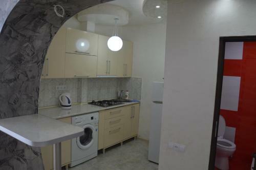 Irakli's Apartment With Sea View