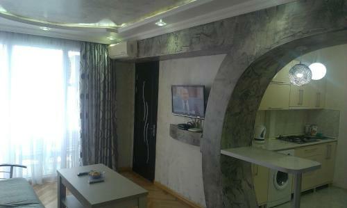 Irakli's Apartment With Sea View