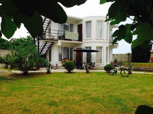 Villa Natalia Guest House