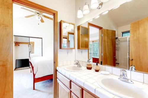 Lake Arrowhead Cabin Getaway!