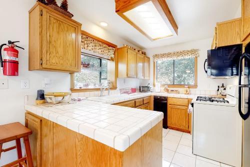 Lake Arrowhead Cabin Getaway!