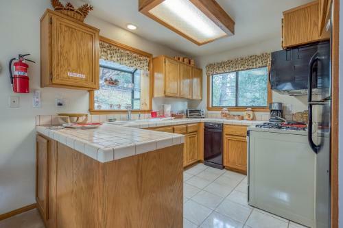 Lake Arrowhead Cabin Getaway!