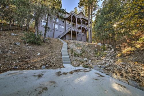 Lake Arrowhead Home With Views - 3 Mi To Village