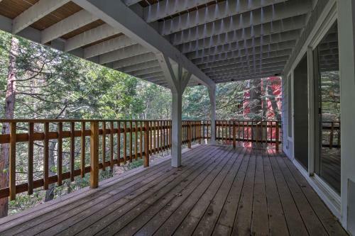 Gorgeous Lake Arrowhead Retreat With Game Room And Deck