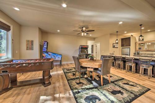 Sugar Bear Lodge With Game Room - 5 Mi To Village!