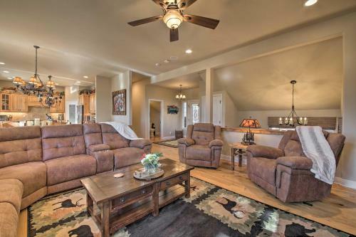 Sugar Bear Lodge With Game Room - 5 Mi To Village!
