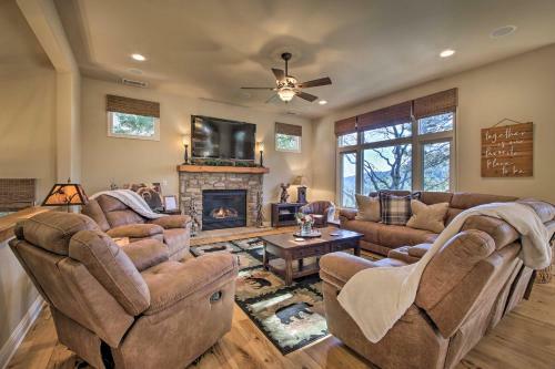 Sugar Bear Lodge With Game Room - 5 Mi To Village!
