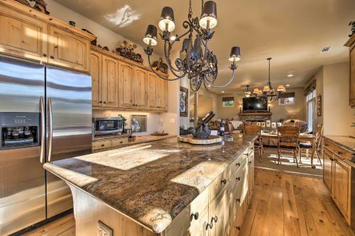 Sugar Bear Lodge With Game Room - 5 Mi To Village!