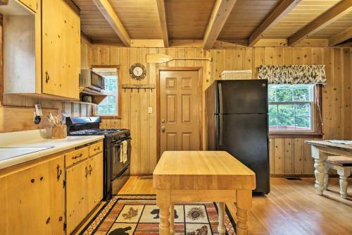 Vintage Snow White Cottage About 2mi To Village
