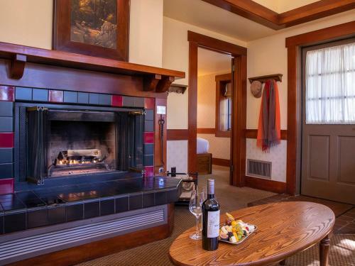 Hotel Ucla Lake Arrowhead Lodge