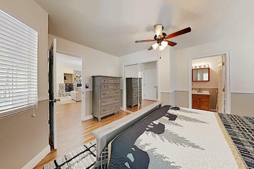 Tree-top Getaway With Forested Views & Elevated Deck Home