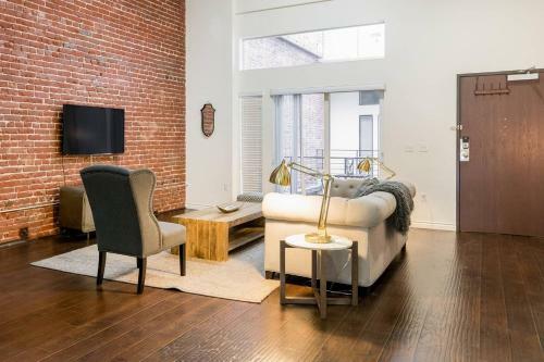 Historic Remodeled True 1-bdrm Loft